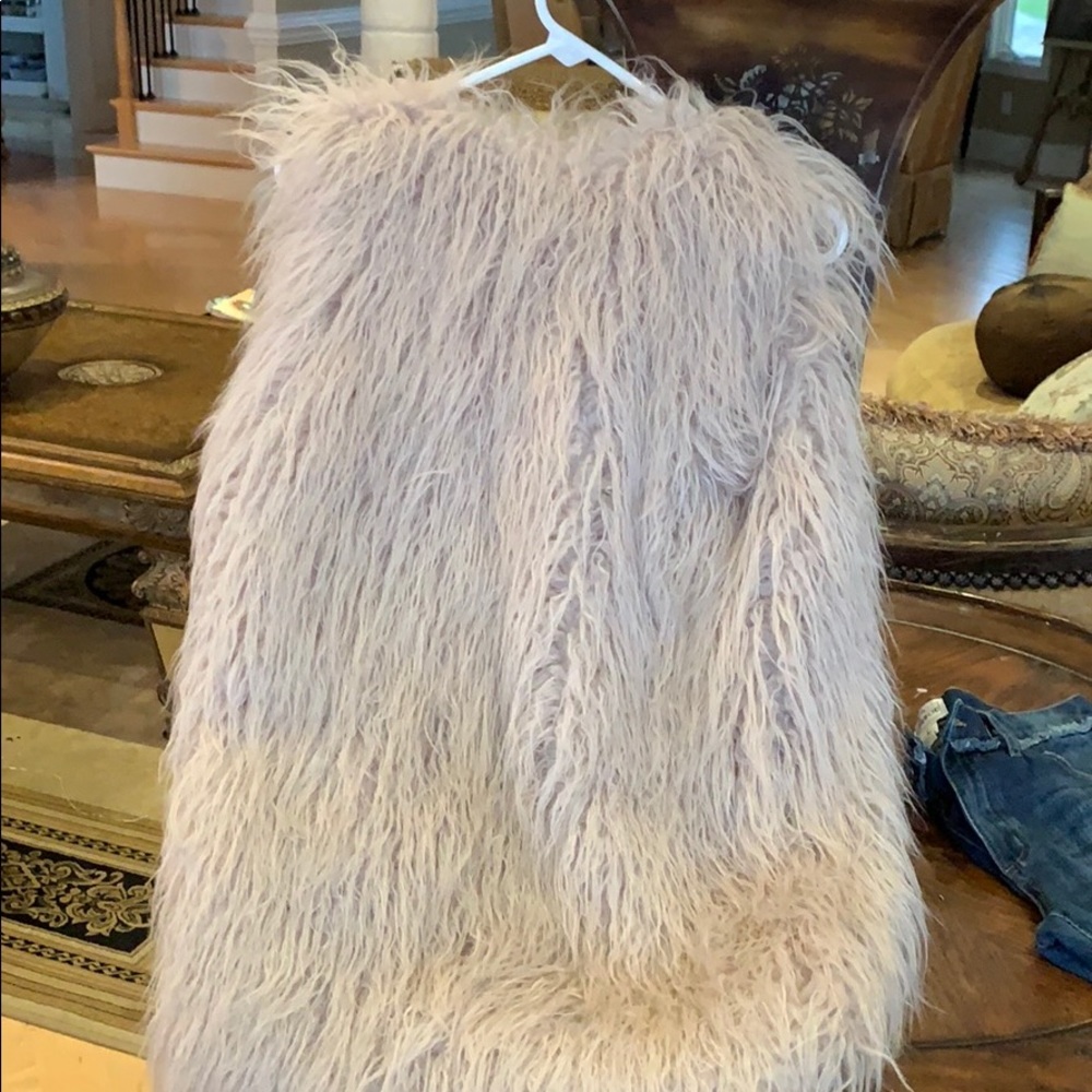 Very fun Faux fur vest by Fabulous furs - Picture 4 of 4